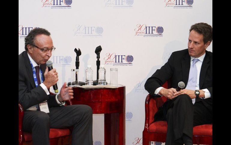 Guillermo Ortiz y  Timothy F. Geithner, secretario del Tesoro de los Estado Unidos. NOTIMEX  /