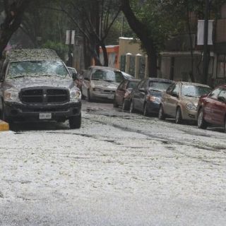 Granizada sorprende a los capitalinos