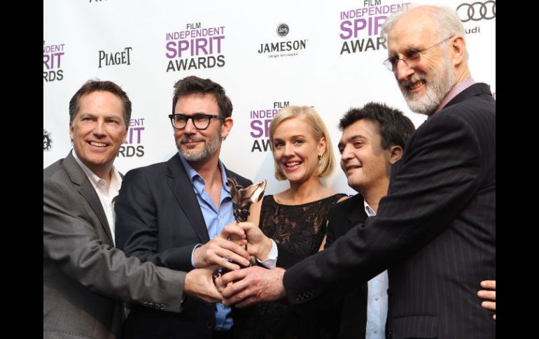 En la alfombra roja de Spirit, el equipo de la película The Artist. AP  /