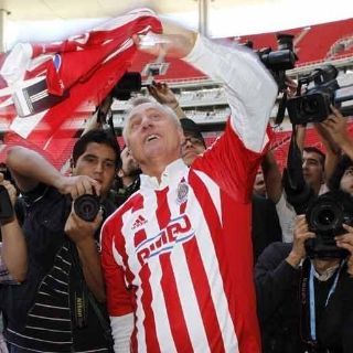 Chivas presenta a Johan Cruyff como asesor de lujo