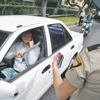 El cinturón de seguridad protege 50% de lesiones graves