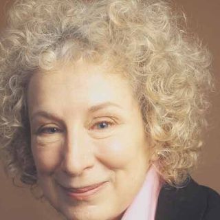 Margaret Atwood: un cáustico y esperanzado futuro