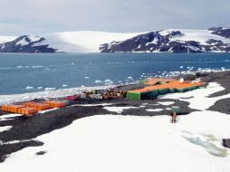 Una imagen de febrero 2004, que muestra la base de investigación brasileña en la isla Rey Jorge, Antárdida. EFE  /