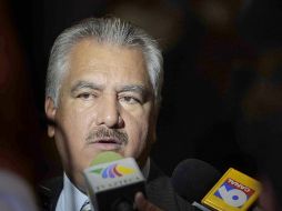 Miguel Castro Reynoso y Jaime Prieto Pérez (C) de los Distritos 14 y 6 se presentaron detro de sus convenciones correspondientes.  /