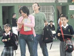 Más de 80% de padres de familia consultados por este medio reconocen menor involucramiento en el proceso educativo de sus hijos.  /