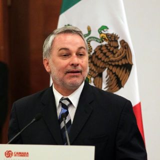 Más de siete mil servidores públicos, sancionados por corruptos