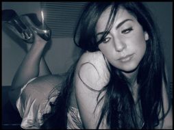 Pelo negro, mirada dulce; algo diferente a la rubia vestida de carne cruda que los medios actuales publicitan. ESPECIAL  /