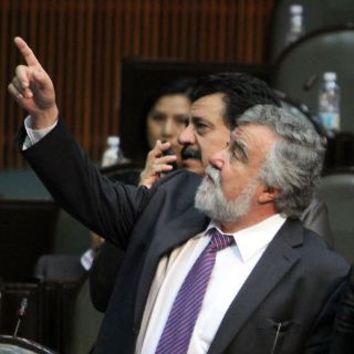 Empleados del IFE no deben aprobarse bono: Encinas