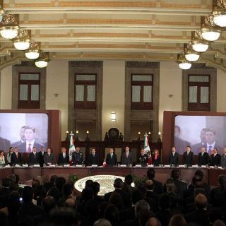 Martí solicita a legisladores sacar leyes de la ''congeladora''