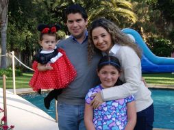 Naheem Dip y Rosa María Espíndola con Hanna y María Dip.  /