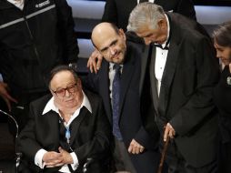 Roberto Gómez Bolaños (i) durante el homenaje en su honor hoy en el Auditorio Nacional. NTX  /