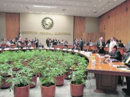 Si los partidos impugnan los lineamientos del IFE, estará en puerta otra confrontación por las decisiones del órgano electoral. NTX  /