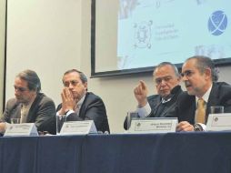 Alberto Ruy Sánchez,  Juan Manuel Gómez, Juan Luis Orozco y Arturo Reinoso Bolaños, durante el evento. CORTESÍA ITESO  /