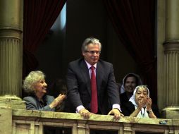 Baltasar Garzón (c), la presidenta de Abuelas de Plaza de Mayo (i), y la presidenta de Madres de Plaza de Mayo. EFE  /