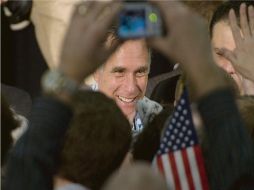 Mitt Romney se perfila como el favorito de cara a las primarias en Washington mañana. REUTERS  /