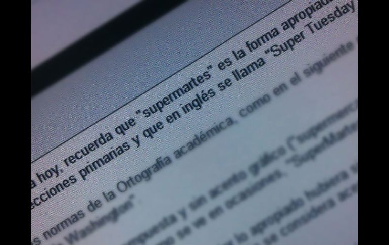 Según Academias de la Lengua, el prefijo español 'super-' se escribe unido al término con el que forma palabra compuesta.  /