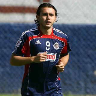 Arellano renueva sueño europeo con Cruyff