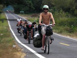 Rock que llega en bicicleta, amplificadores a pedales; ecología ritmo y aventura en un documental.  /