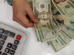 Ayer, el dólar libre finalizó sin cambios respecto a su cierre anterior. ARCHIVO  /