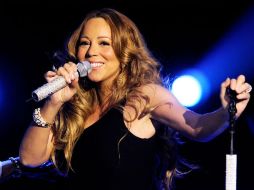 La exitosa cantante le agradeció a sus fans por estar allí y bromeó: Vayan a mi verdadero show la próxima vez. AP  /