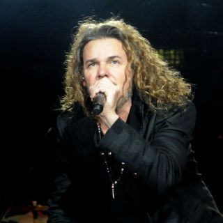 Maná prende a 20 mil espectadores durante concierto en Medellín
