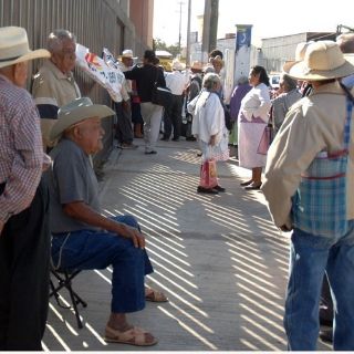 Devuelven ahorros a nueve mil 500 ex braceros