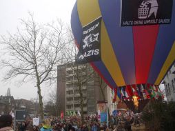 La organización de izquierda acusó a la policía de facilitar a neonazis un lugar para su propaganda racista. EFE  /