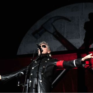 Roger Waters homenajea a cantautor Víctor Jara en Chile