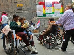 Durante las protestas, que iniciaron hace una semana, solicitan un subsidio anual de 431 dólares. EFE  /