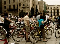 Barcelona cuenta con 201 km de carril bici para transportarse y disfrutar de la ciudad. ESPECIAL  /