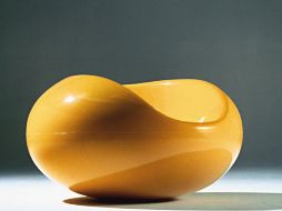 sillón-balancín Pastille, de Eero Aarnio. ARCHIVO  /