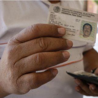 El IFE inicia proceso para destruir credenciales de elector 2011