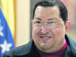 Pese a la aparición de un segundo tumor, el presidente Hugo Chávez se muestra optimista ante los medios.  /