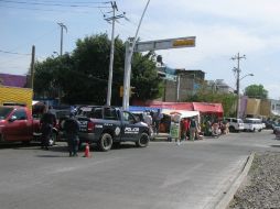 Los hermanos vendían teléfonos celulares en un tianguis.  /