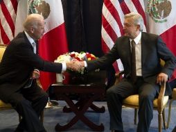 AMLO fue el primero en entrevistarse con Biden, a quien entregó una carta para plantear las propuestas de la izquierda.  AFP  /
