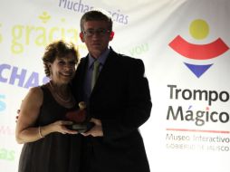 Otorgó a sus benefactores las distinciones de trompo de madera, bronce, plata, oro y diamante.  /