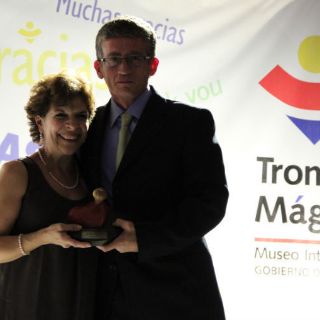 Trompo de oro para INFOlectura