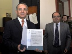 El pasado 01 de febrero Víctor Manuel González Romero, secretario General de Gobierno hizo entrega del Informe. ARCHIVO  /