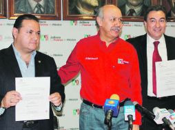 De izquierda a derecha, Héctor Pinzano, Rafael González Pimienta y Alberto Lamas.  /