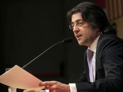 Portavoz del Barcelona,Toni Freixa, en rueda de prensa para ofrecer posición en polémica sobre actuaciones arbitrales de Piqué. EFE  /