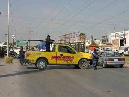 Tras el atentado, se montó un fuerte operativo policial entre Apodaca y San Nicolás. EL UNIVERSAL  /