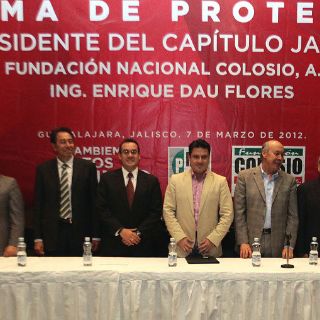 Líder priista evade hablar sobre su posible salida