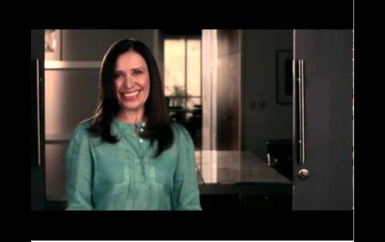 La senadora aparece en el spot hablando de un ''cambio verdadero''.  /