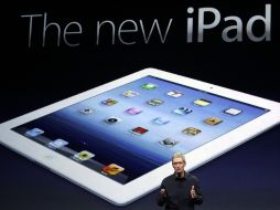 Tim Cook, director ejecutivo de Apple, presentó la versión mejorada del iPad. AP  /