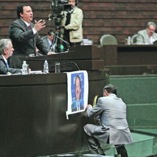 ''Revientan'' comparecencia ante falta de respuestas de secretario