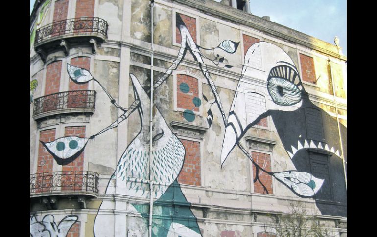 Una alianza entre el ayuntamiento con rebeldes y jóvenes artistas, le ha permitido a Lisboa crear su propia ruta del arte callejero.EFE  /