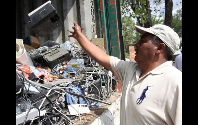 Alrededor de 240 familia así como 30 empresas, participaron al llevar sus residuos a las diferentes sedes. ARCHIVO  /