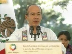 Calderón dijo que su gobierno trabaja duro por la inclusión, la dignidad y los derechos femeninos. ARCHIVO  /