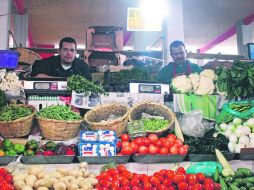 Verduras como tomate y calabacita cuestan menos.  /