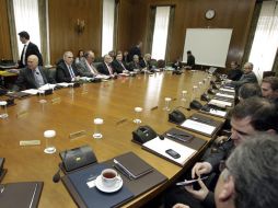 Reunión del consejo de ministros en el Parlamento griego este viernes. EFE  /